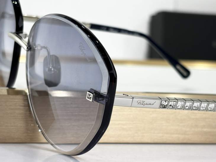 Picture of Chopard Sunglasses _SKUfw70786930fw